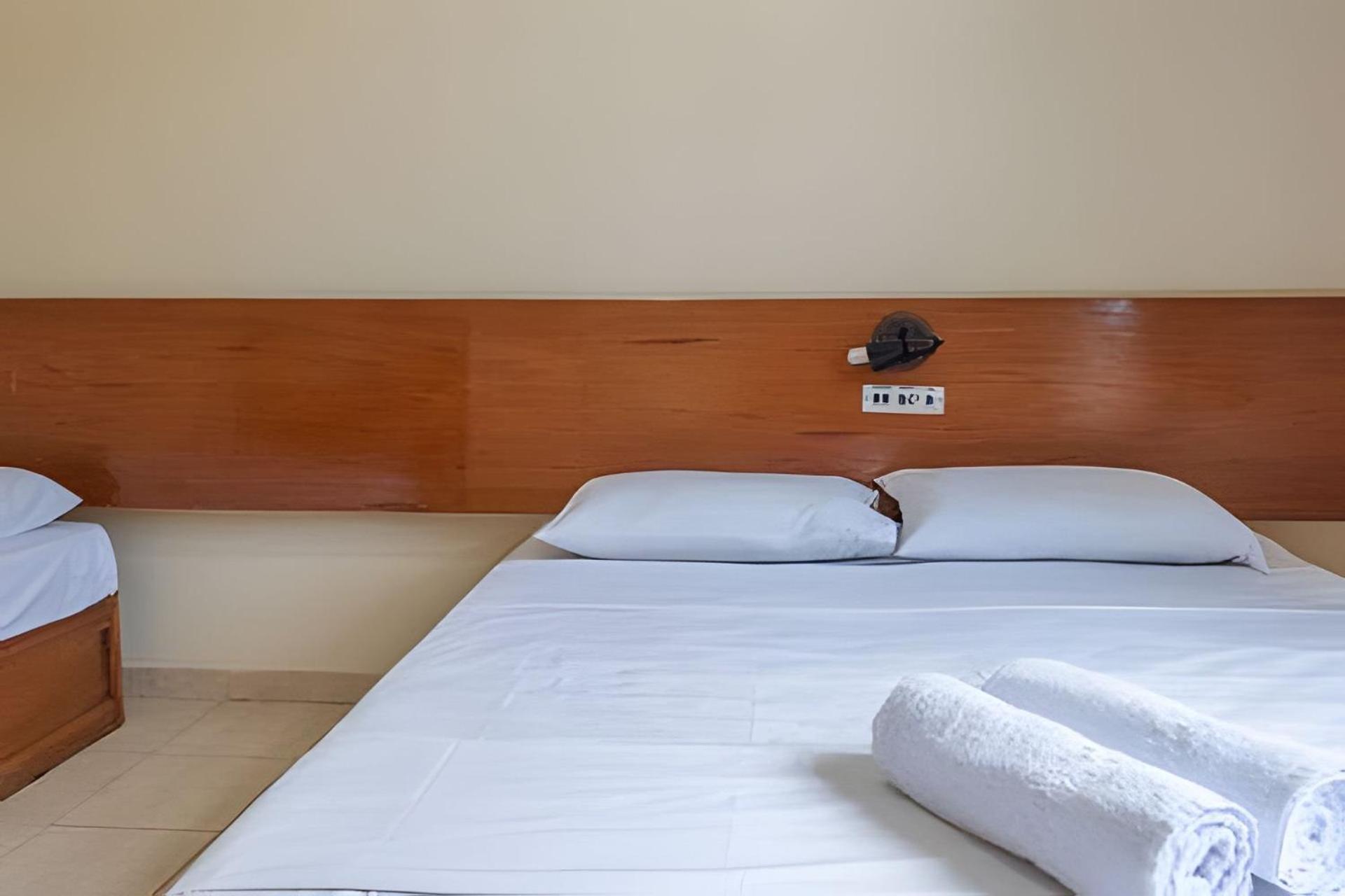 Em Frente A Praia De Taperapuan; Piscina; 1 Quarto; Wifi 300 Mbs; Estacionamento Gratuito 1 Veiculo Porto Seguro Kültér fotó