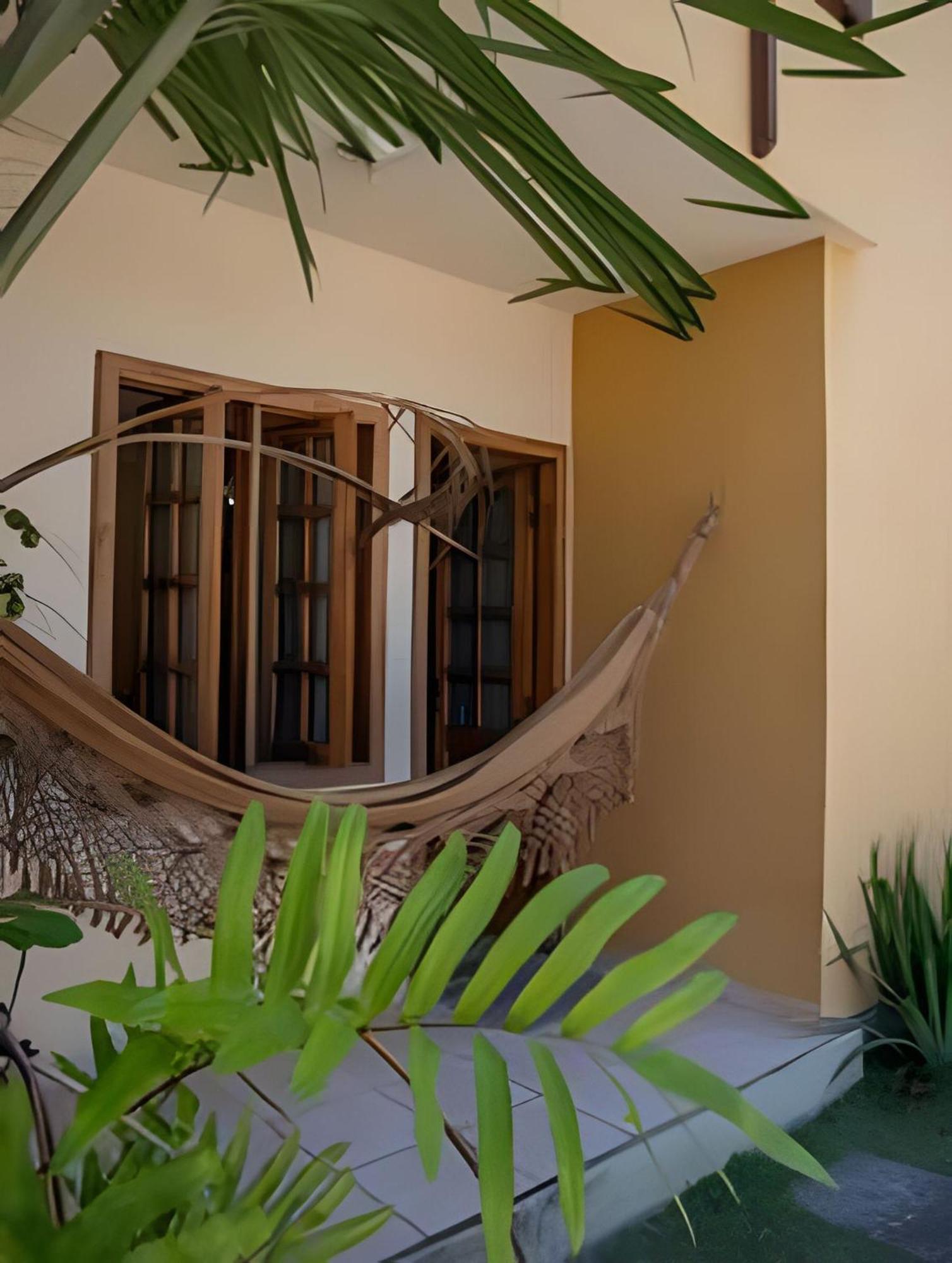 Em Frente A Praia De Taperapuan; Piscina; 1 Quarto; Wifi 300 Mbs; Estacionamento Gratuito 1 Veiculo Porto Seguro Kültér fotó