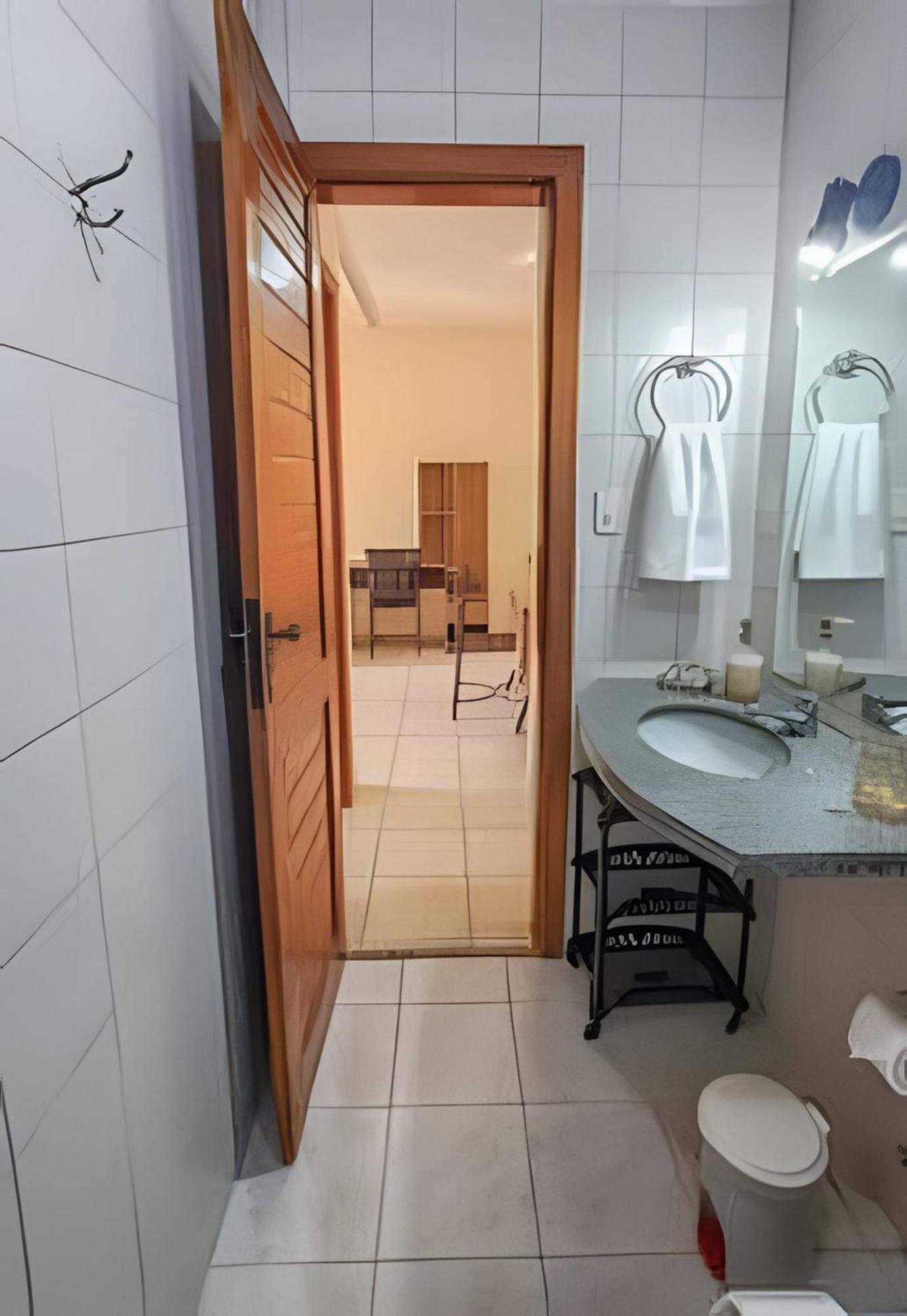 Em Frente A Praia De Taperapuan; Piscina; 1 Quarto; Wifi 300 Mbs; Estacionamento Gratuito 1 Veiculo Porto Seguro Kültér fotó